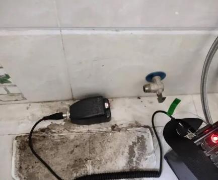 张湾屋顶漏水维修公司分享下卫生间漏水的危害及解决方法